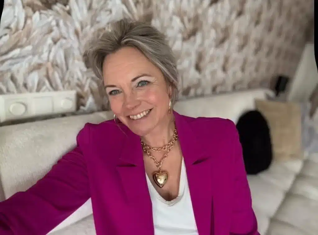 Monique van Driel, winkelmedewerker en woonadviseur bij MZ Wonen